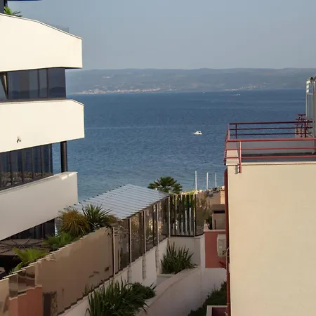Beachside Attico *