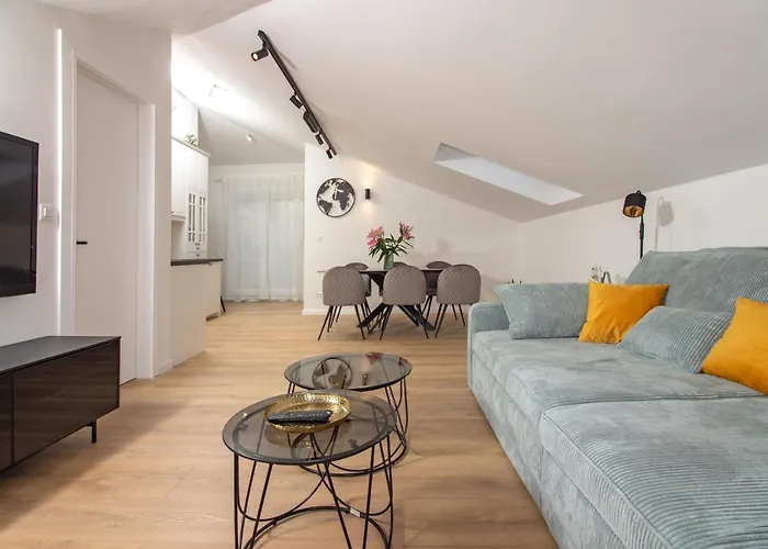 Beachside Attico דירה