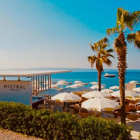 Beachside Attico Apartman